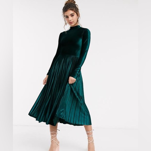 Oasis Dresses & Skirts - Oasis Elegant Green faux Velvet Dress